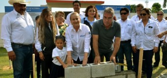 Inicia Alma Laura Amparán Cruz trabajos de construcción de plaza cívica y cubierta metálica en Jardín de Niños “Matías S. Canales’’