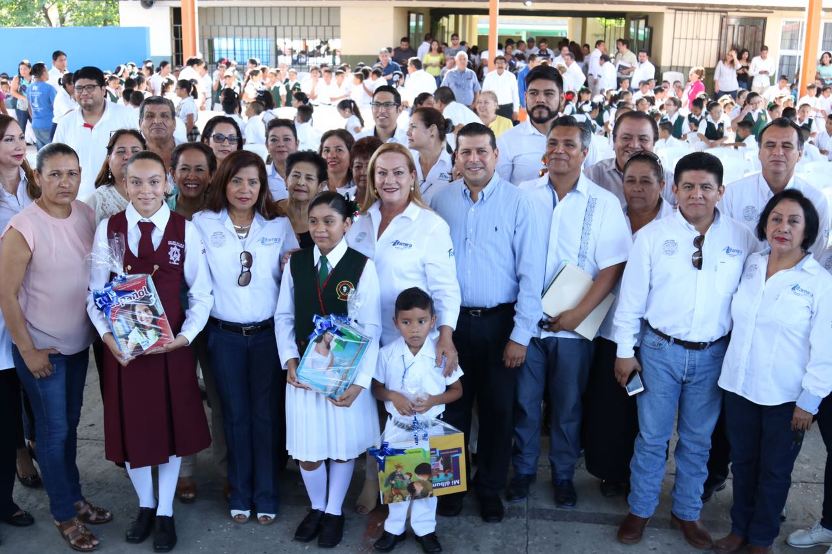 Inicia alcaldesa Alma Laura Amparán periodo escolar 2017-2018 en Altamira