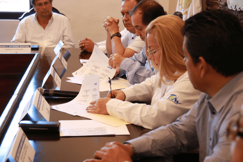 Firman convenio de colaboración Gobierno de Altamira y la Asociación Ganadera (2)