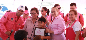Acude Alma Laura Amparán a ceremonia de premiación de torneo de pesca playero