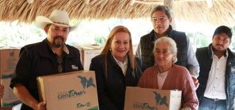 Entrega Alma Laura Amparán apoyos alimentarios de Bienestar Social en Estación Colonia