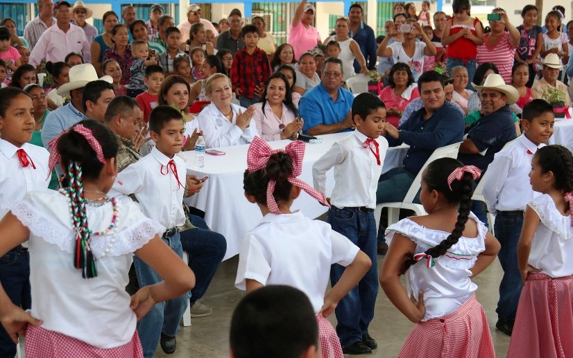 Celebran 79 aniversario del ejido M (4)