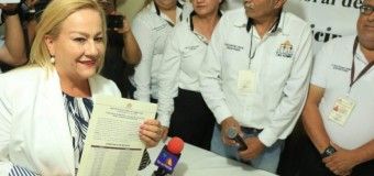Alma Laura Amparán recibe constancia de mayoría como alcaldesa reelecta de Altamira