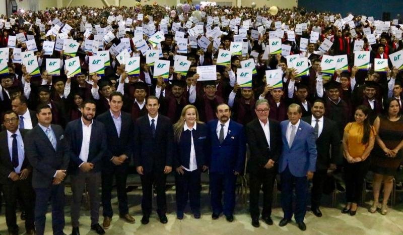 “Nuestros jóvenes, los líderes del presente y d