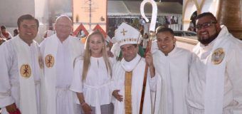 Recibe Alma Laura Amparán a Obispo de Tampico
