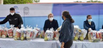 Reactiva Alma Laura Amparán entrega de apoyos alimenticios a población estudiantil