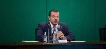 Rector Guillermo Mendoza entrega nombramientos a titulares de secretarías de la UAT