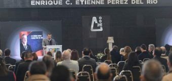 LA COMUNIDAD UNIVERSITARIA OFRECE HOMENAJE AL CONTADOR ENRIQUE ETIENNE PÉREZ DEL RÍO.