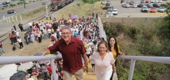 Inaugura Armando Martínez puente peatonal “La Retama”