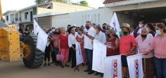 EL MTRO. ARMANDO MARTINEZ MANRQUEZ  ARRANCA OBRA DE PAVIMENTACION DE CONCRETO HIDRAULICO EN COLONIA ALTAMIRA