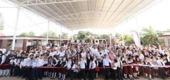 ENTREGA ARMANDO MARTÍNEZ MANRÍQUEZ OBRAS DE INFRAESTRUCTURA EDUCATIVA EN EJIDO VEGA DE ESTEROS Y COL. EMILIO PORTES GIL