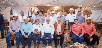 Entregan ganaderos al gobernador donativo con causa para el DIF Tamaulipas
