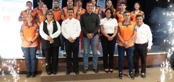 Reconoce la UAT a estudiantes destacados