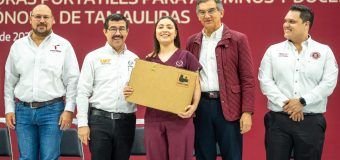 Gobernador y rector hacen entrega histórica de equipos de cómputo a estudiantes y docentes de la UAT