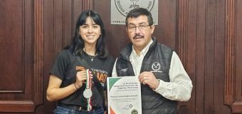 Felicita Dámaso Anaya a exitosa esgrimista de la UAT
