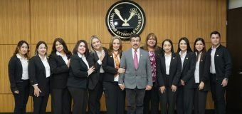 El rector Dámaso Anaya entrega nombramientos a titulares de Familia UAT