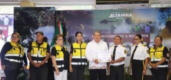 Reconoce Armando Martínez a héroes que combatieron incendio