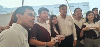 MÁS DE 900 ALUMNOS DEL CETIS 22 RECIBEN EN MANOS DEL GOBERNADOR DEL ESTADO, TARJETAS DE BECAS PARA EL BIENESTAR BENITO JUÁREZ