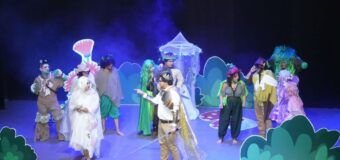 Despliegan estudiantes de la UAT su talento en obra teatral