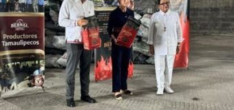 Recorrió presidenta empacadora de carbón vegetal “El Bernal”