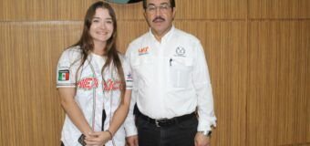 Felicita rector a Edith de Leija por sus éxitos en el béisbol internacional.
