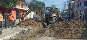 Reposición de línea general de drenaje en la calle Vicente Guerrero, entre Benito Juárez y Zapata, en la colonia Morelos.