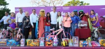 Erasmo y Dunia celebran a cientos de niñas y niños Día de Reyes