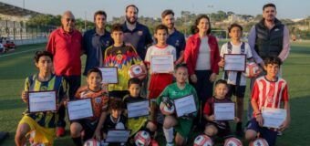 Entrega Mónica Villarreal becas deportivas al 100% para Clínicas de Formación Barca Academy
