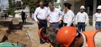 Supervisan COMAPA SUR y Ayuntamiento de Tampico avance de obra en punto afectado por socavón en la colonia Laguna de la Puerta