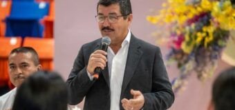 Dámaso Anaya reconoce la labor de las madres trabajadoras de la UAT