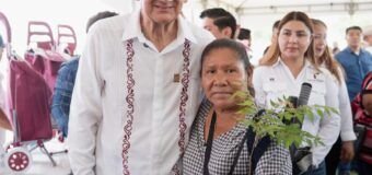 Américo y María de Villarreal llevan apoyos y servicios gratuitos a las familias de Antiguo Morelos