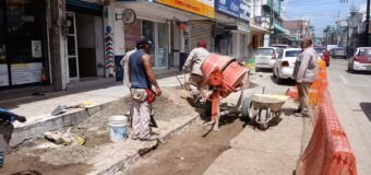COMAPA SUR repara colector en la zona centro de Tampico