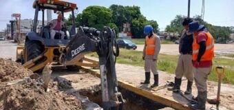 COMAPA atiende fuga de agua en la zona centro de Ciudad Madero; prevén restablecer servicio a la brevedad