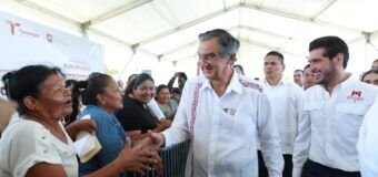 Inaugura Américo obra vial y entrega escrituras a familias matamorenses