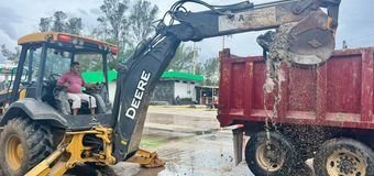 COMAPA SUR repone línea general de drenaje en la colonia México de Tampico