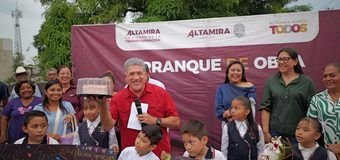 Arranca Armando Martínez obras de pavimentación en Laguna de la Puerta